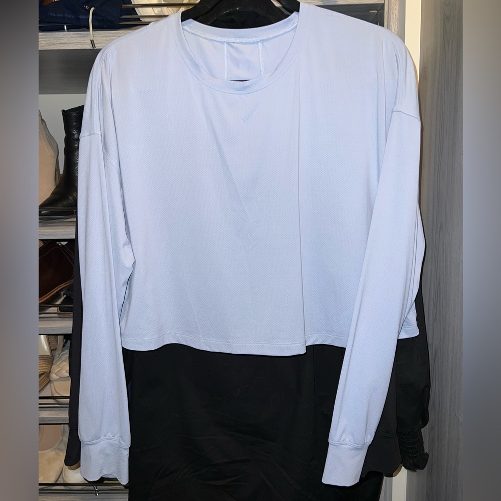 Lulu Lemon long sleeve crop